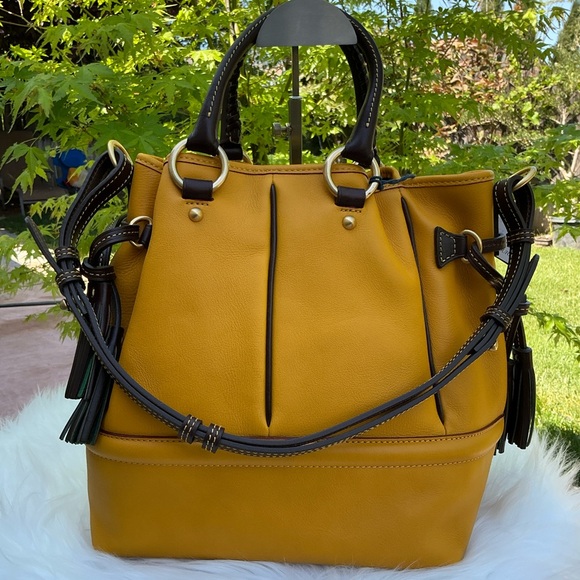 Dooney & Bourke Rare Buckley Yellow Sunflower Shoulder Bag with Brown Trim NWT - Picture 8 of 15